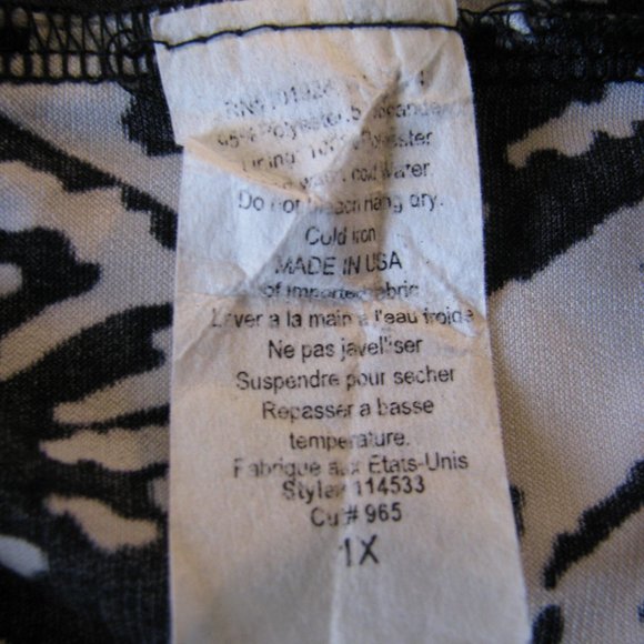 Three Women's Summer Tops 2 Tank Tops 1 T-Shirt Abstract Prints Black White - Picture 12 of 16